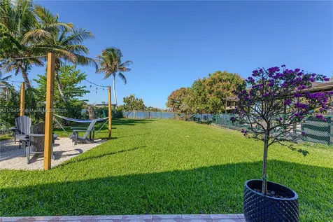 1628 NW 208th Way Pembroke Pines FL 33029