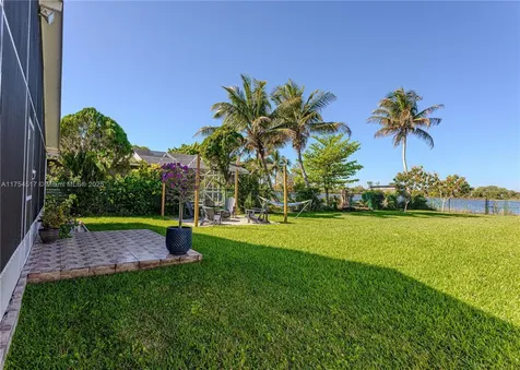 1628 NW 208th Way Pembroke Pines FL 33029