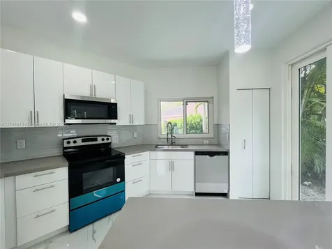 381 NW 207th Avenue Pembroke Pines FL 33029