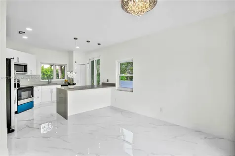 381 NW 207th Avenue Pembroke Pines FL 33029