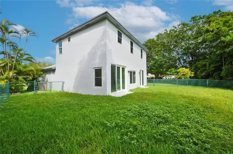 381 NW 207th Avenue Pembroke Pines FL 33029