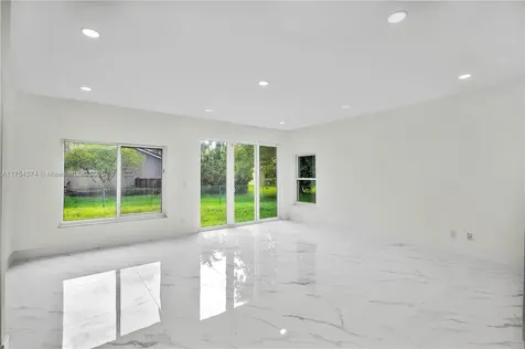 381 NW 207th Avenue Pembroke Pines FL 33029