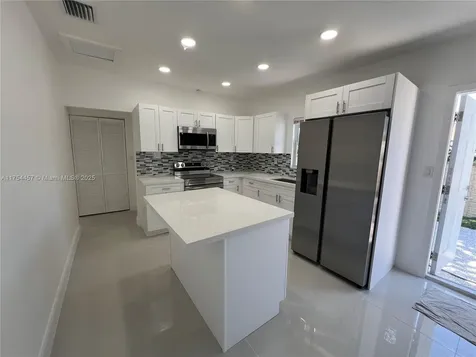 2654 NW 47th Street Miami FL 33142