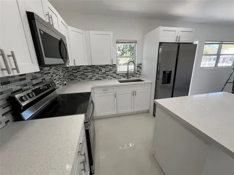 2654 NW 47th Street Miami FL 33142