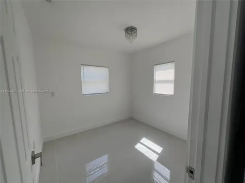 2654 NW 47th Street Miami FL 33142