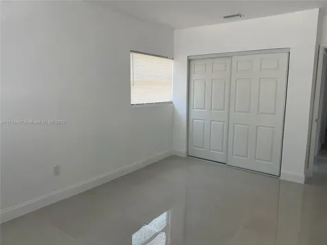 2654 NW 47th Street Miami FL 33142