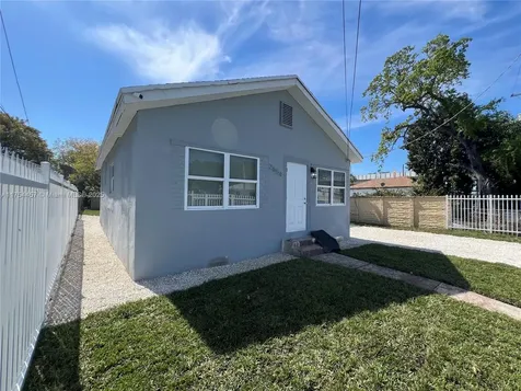 2654 NW 47th Street Miami FL 33142