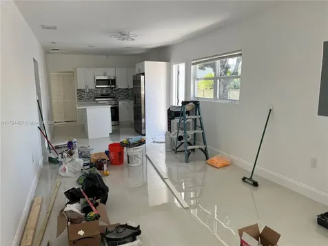2654 NW 47th Street Miami FL 33142
