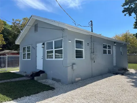 2654 NW 47th Street Miami FL 33142