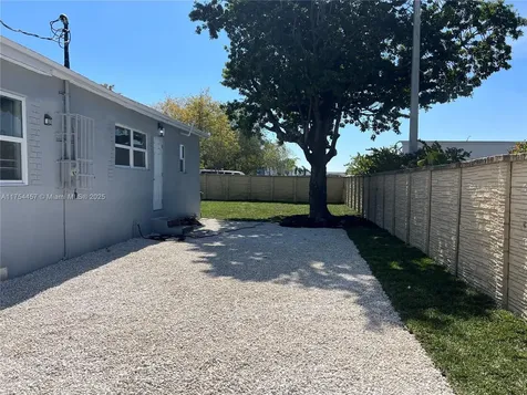 2654 NW 47th Street Miami FL 33142