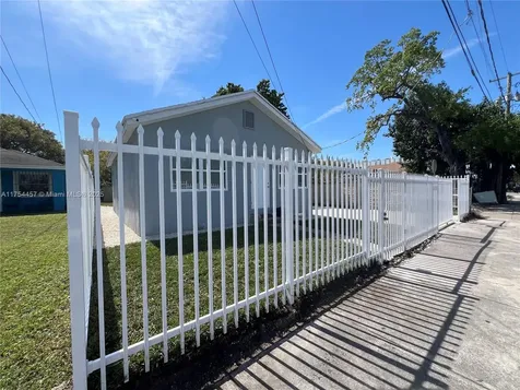 2654 NW 47th Street Miami FL 33142