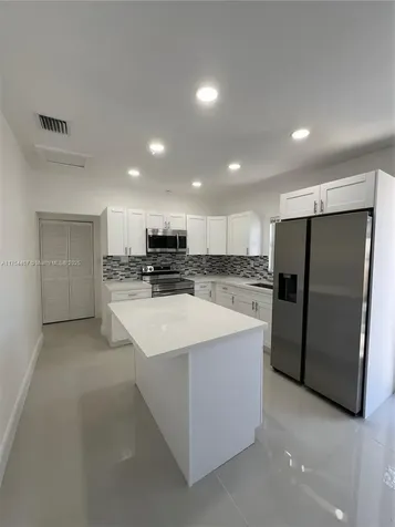 2654 NW 47th Street Miami FL 33142