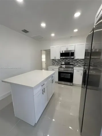 2654 NW 47th Street Miami FL 33142