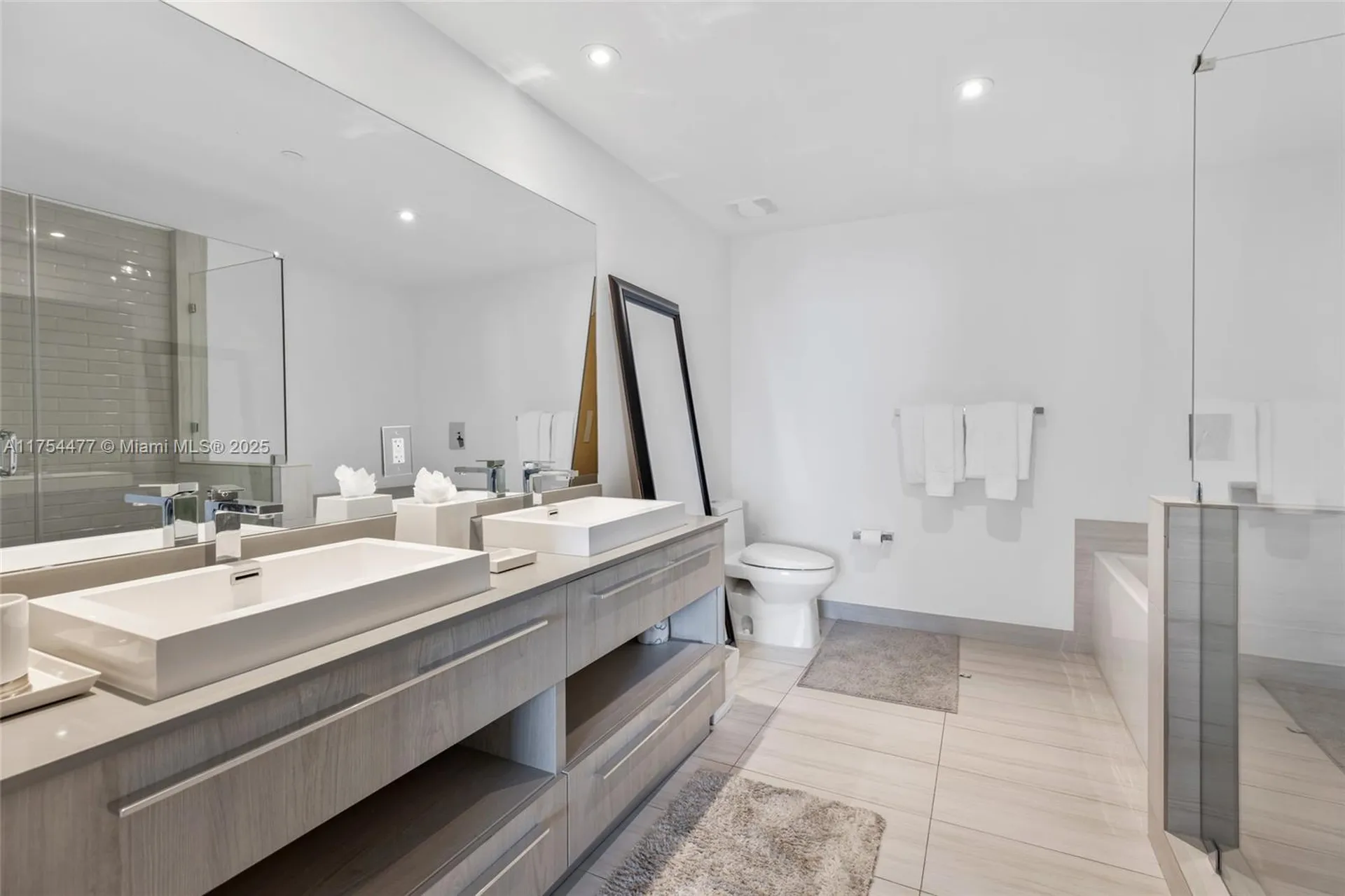 4010 S Ocean Drive Hollywood FL 33019