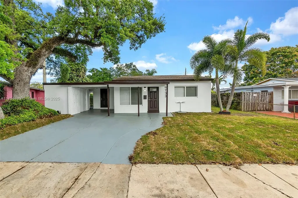 6733 Farragut Street Hollywood FL 33024