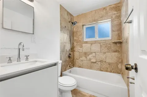 6733 Farragut Street Hollywood FL 33024