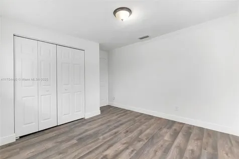 6733 Farragut Street Hollywood FL 33024