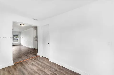 6733 Farragut Street Hollywood FL 33024