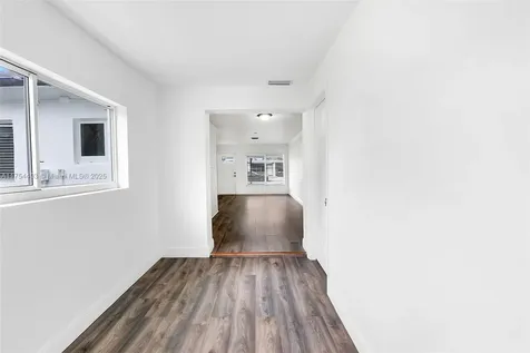 6733 Farragut Street Hollywood FL 33024