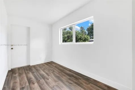 6733 Farragut Street Hollywood FL 33024