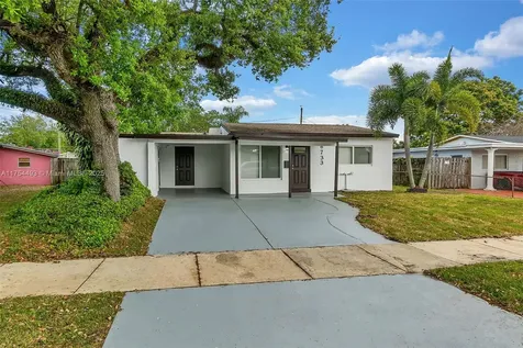 6733 Farragut Street Hollywood FL 33024