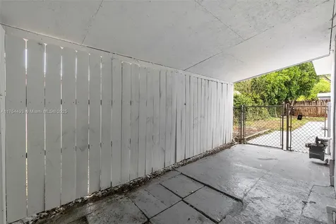 6733 Farragut Street Hollywood FL 33024