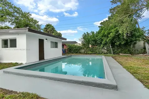 6733 Farragut Street Hollywood FL 33024