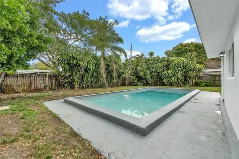 6733 Farragut Street Hollywood FL 33024