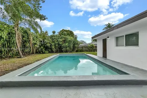 6733 Farragut Street Hollywood FL 33024