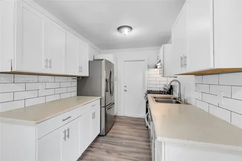 6733 Farragut Street Hollywood FL 33024