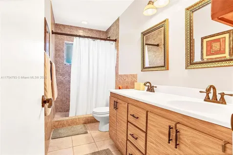 8865 SW 183rd Terrace Palmetto Bay FL 33157