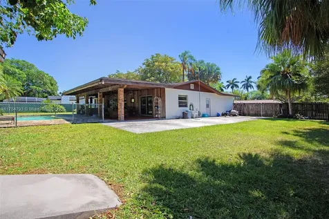 8865 SW 183rd Terrace Palmetto Bay FL 33157