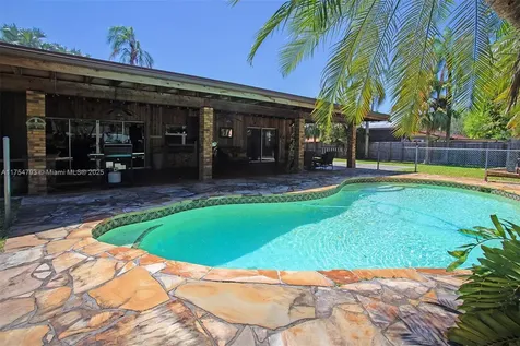 8865 SW 183rd Terrace Palmetto Bay FL 33157