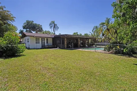 8865 SW 183rd Terrace Palmetto Bay FL 33157