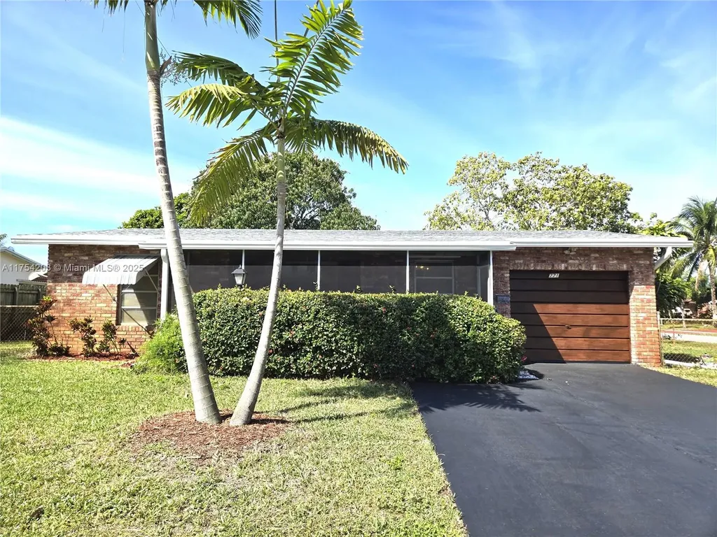 771 SW 67th Avenue North Lauderdale FL 33068