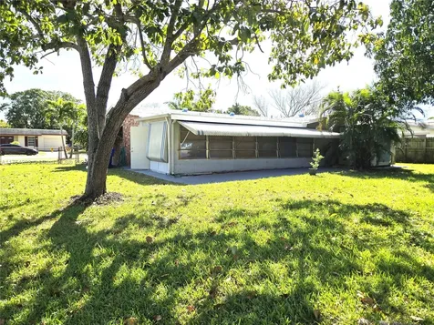 771 SW 67th Avenue North Lauderdale FL 33068