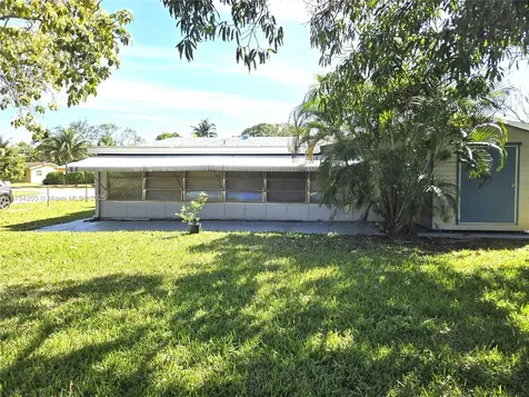 771 SW 67th Avenue North Lauderdale FL 33068