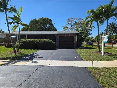 771 SW 67th Avenue North Lauderdale FL 33068