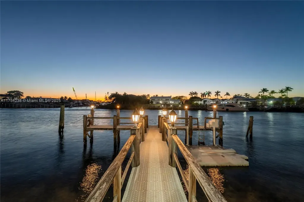 1091 Hillsboro Mile Hillsboro Beach FL 33062