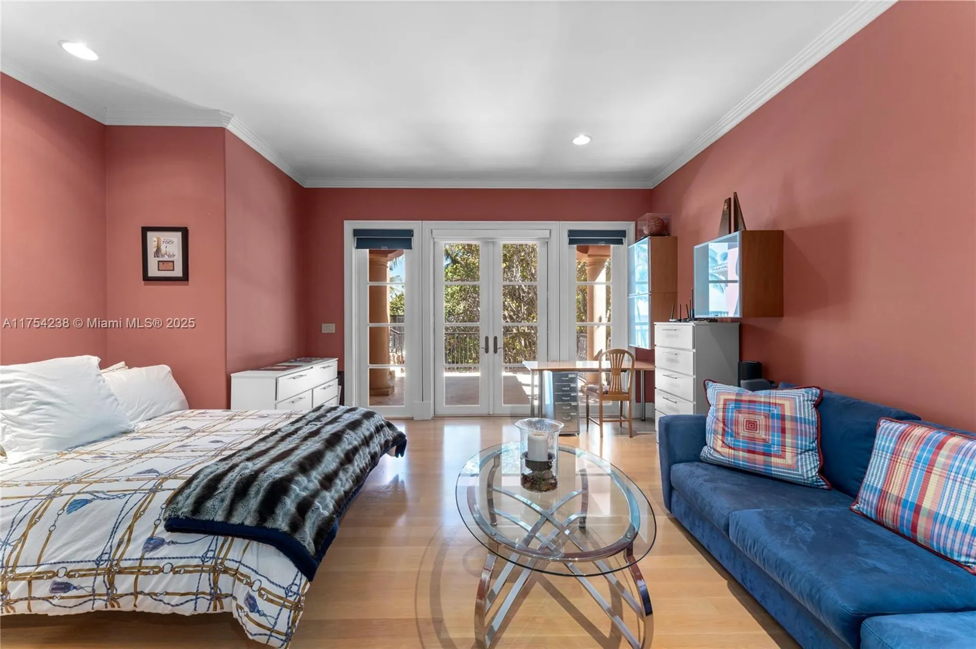 1091 Hillsboro Mile Hillsboro Beach FL 33062