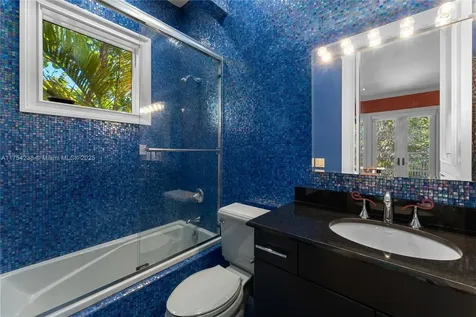 1091 Hillsboro Mile Pompano Beach FL 33062