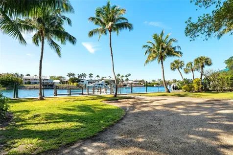 1091 Hillsboro Mile Pompano Beach FL 33062