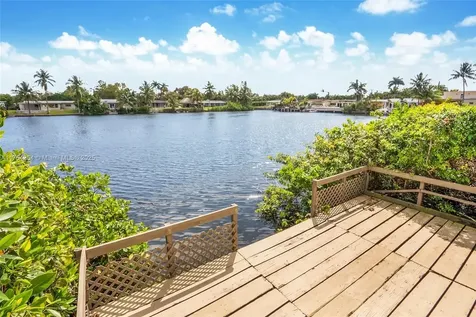19301 NE 22nd Avenue Miami FL 33180