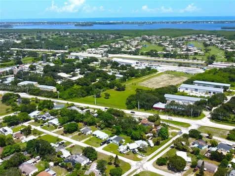 720 2nd Place SW Vero Beach FL 32962