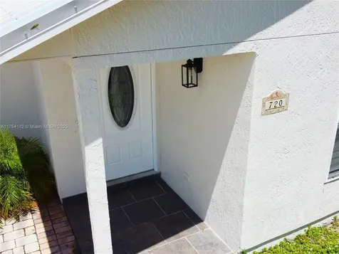720 2nd Place SW Vero Beach FL 32962