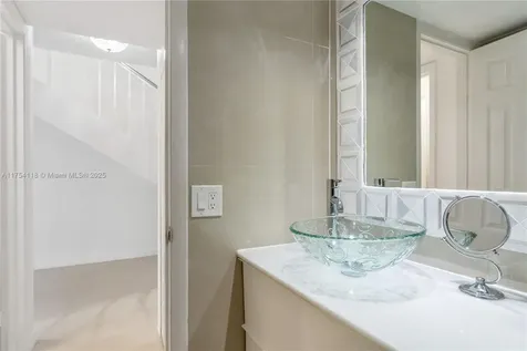 11030 S Lakeview Drive Pembroke Pines FL 33026