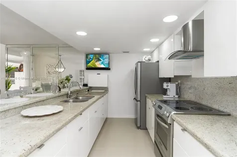11030 S Lakeview Drive Pembroke Pines FL 33026