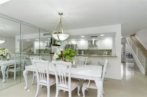 11030 S Lakeview Drive Pembroke Pines FL 33026