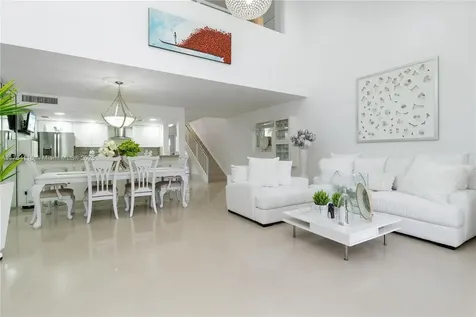 11030 S Lakeview Drive Pembroke Pines FL 33026
