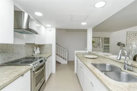 11030 S Lakeview Drive Pembroke Pines FL 33026